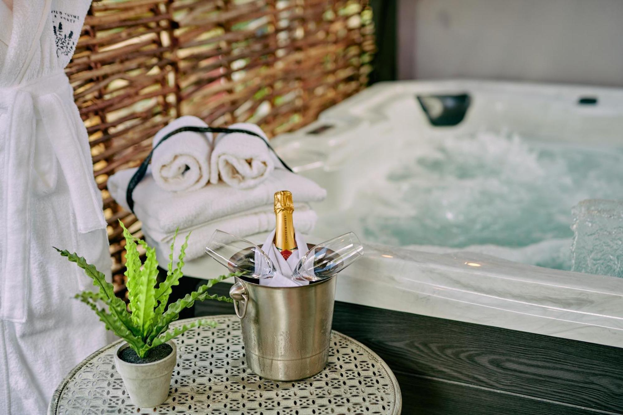 Wild Thyme & Honey - Cirencester-Cotswolds מראה חיצוני תמונה